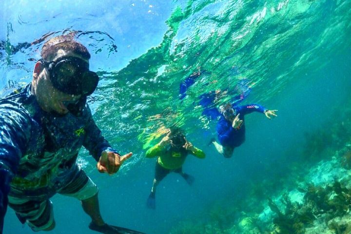 A couple of friends enjoying some snorkeling